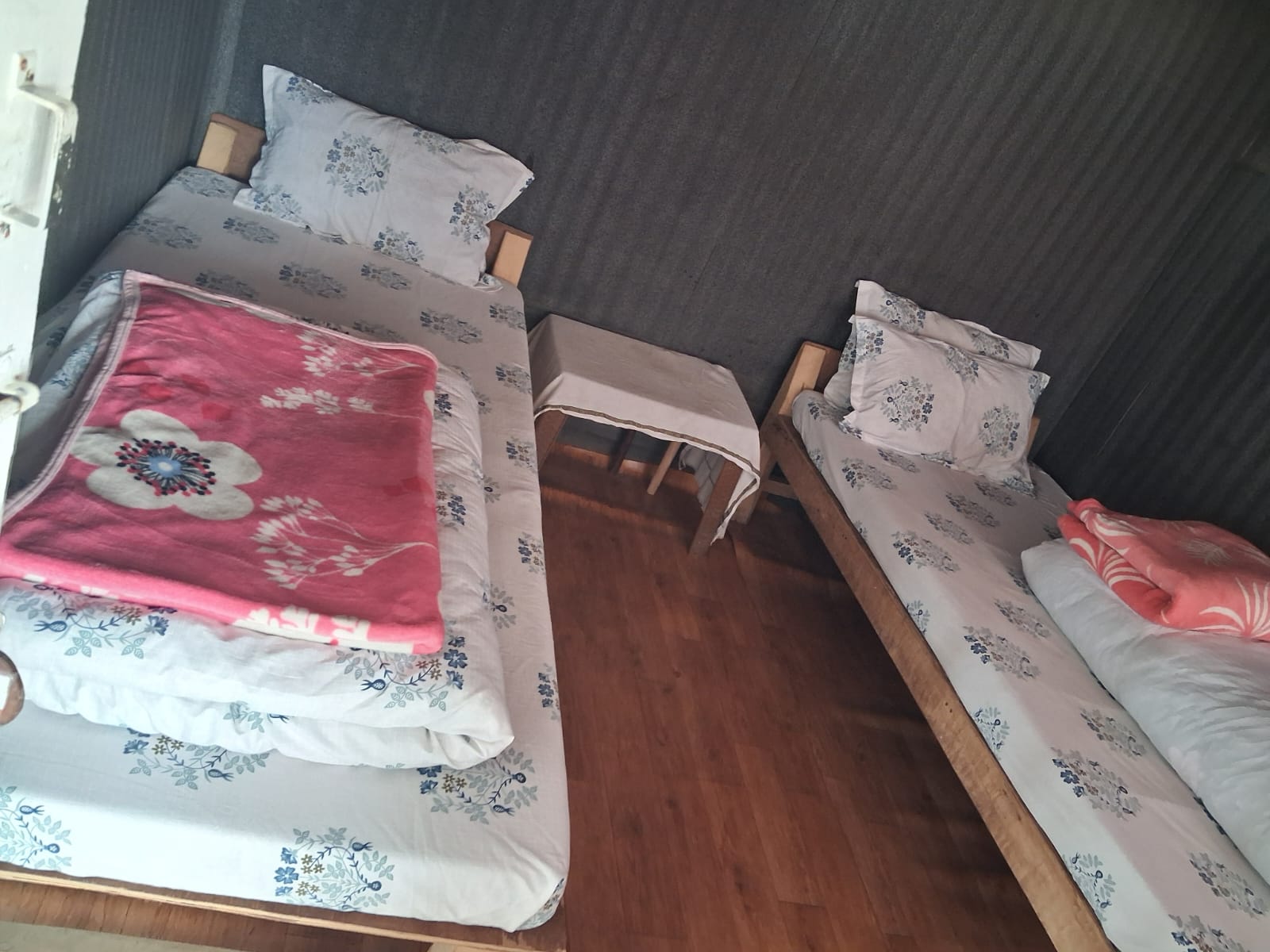 single bed room